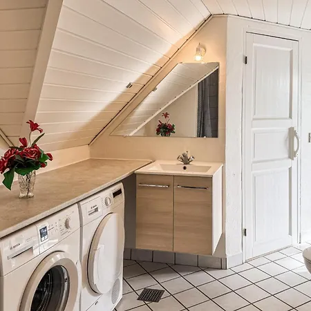 Front In With Sauna